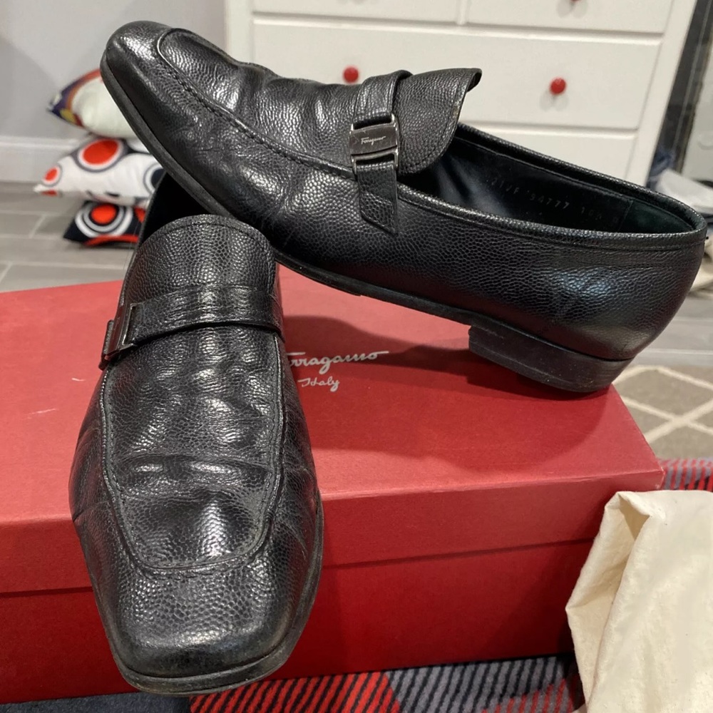 Peppled Ferragamo Shoe .used.10.5